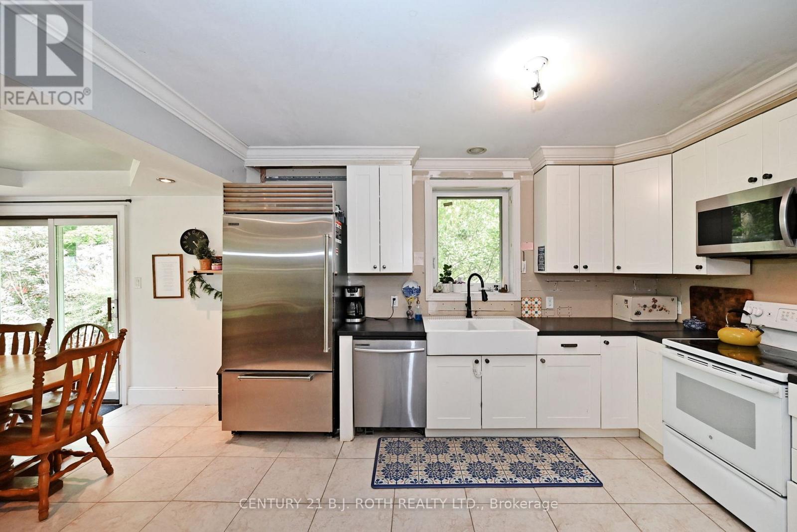 17956 Warden Avenue, East Gwillimbury, Ontario  L0G 1V0 - Photo 16 - N12291391