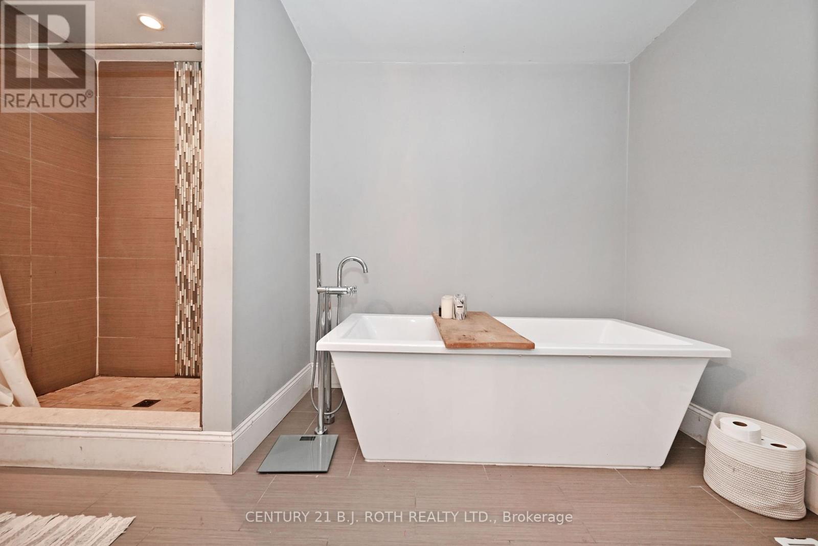17956 Warden Avenue, East Gwillimbury, Ontario  L0G 1V0 - Photo 25 - N12291391