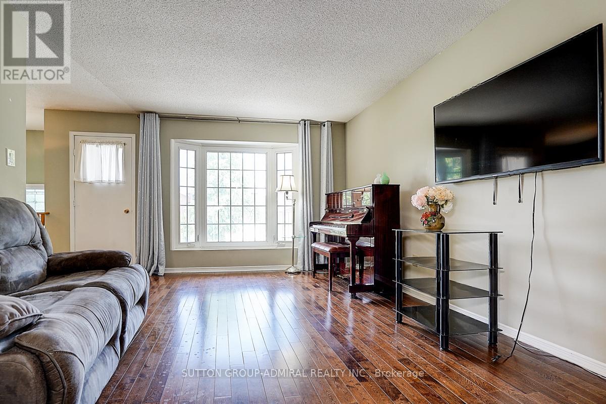 167 Wade Gate, Vaughan, Ontario  L4J 5X7 - Photo 11 - N12291394