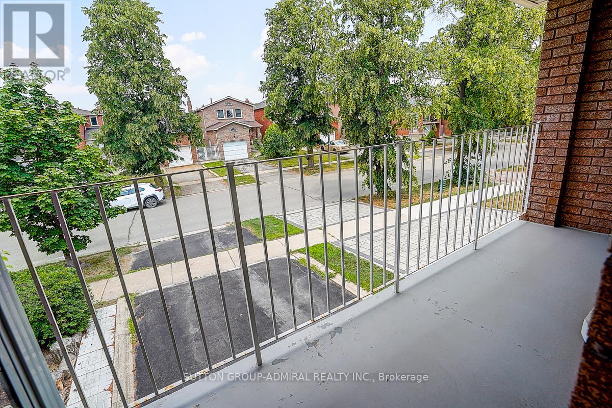 167 Wade Gate, Vaughan, Ontario  L4J 5X7 - Photo 6 - N12291394