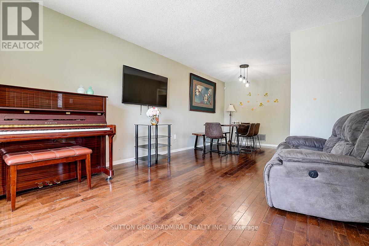 167 Wade Gate, Vaughan, Ontario  L4J 5X7 - Photo 8 - N12291394
