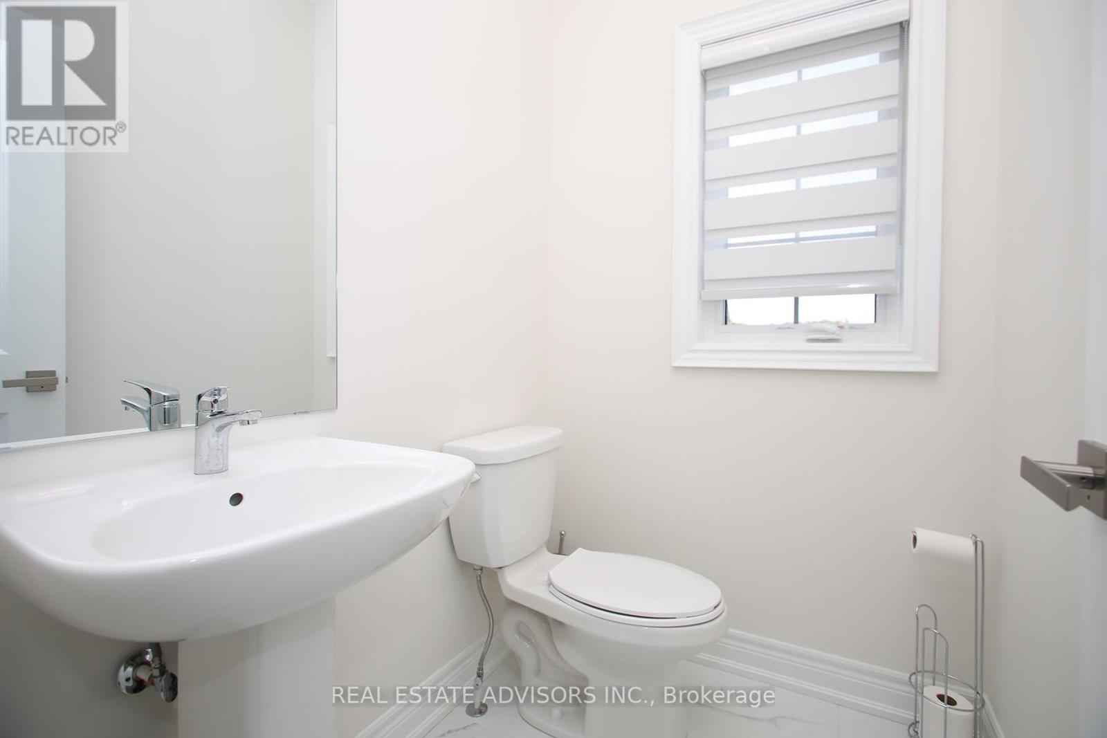 289 Ben Sinclair Avenue, East Gwillimbury, Ontario  L9N 0Z1 - Photo 20 - N12291396