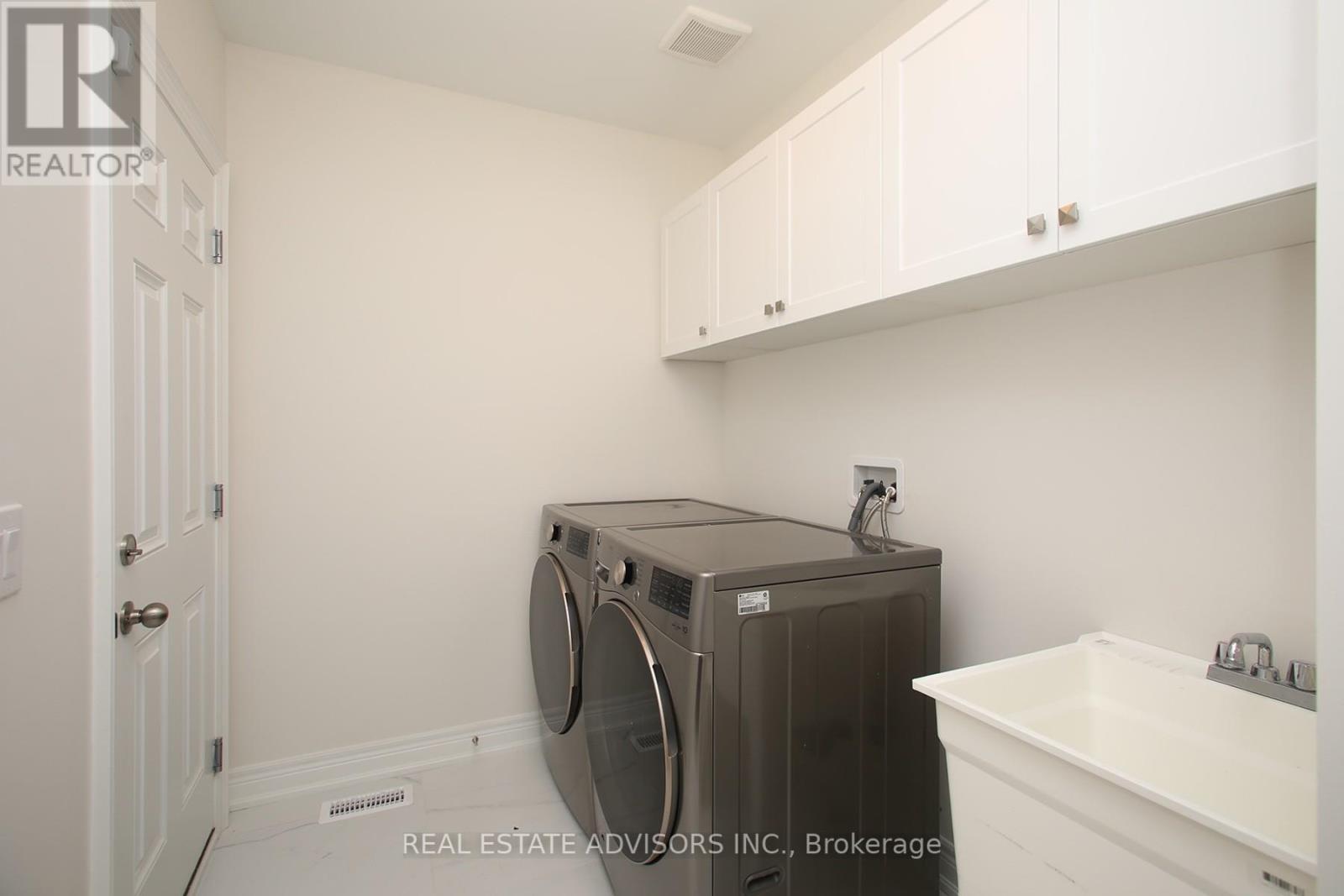 289 Ben Sinclair Avenue, East Gwillimbury, Ontario  L9N 0Z1 - Photo 21 - N12291396
