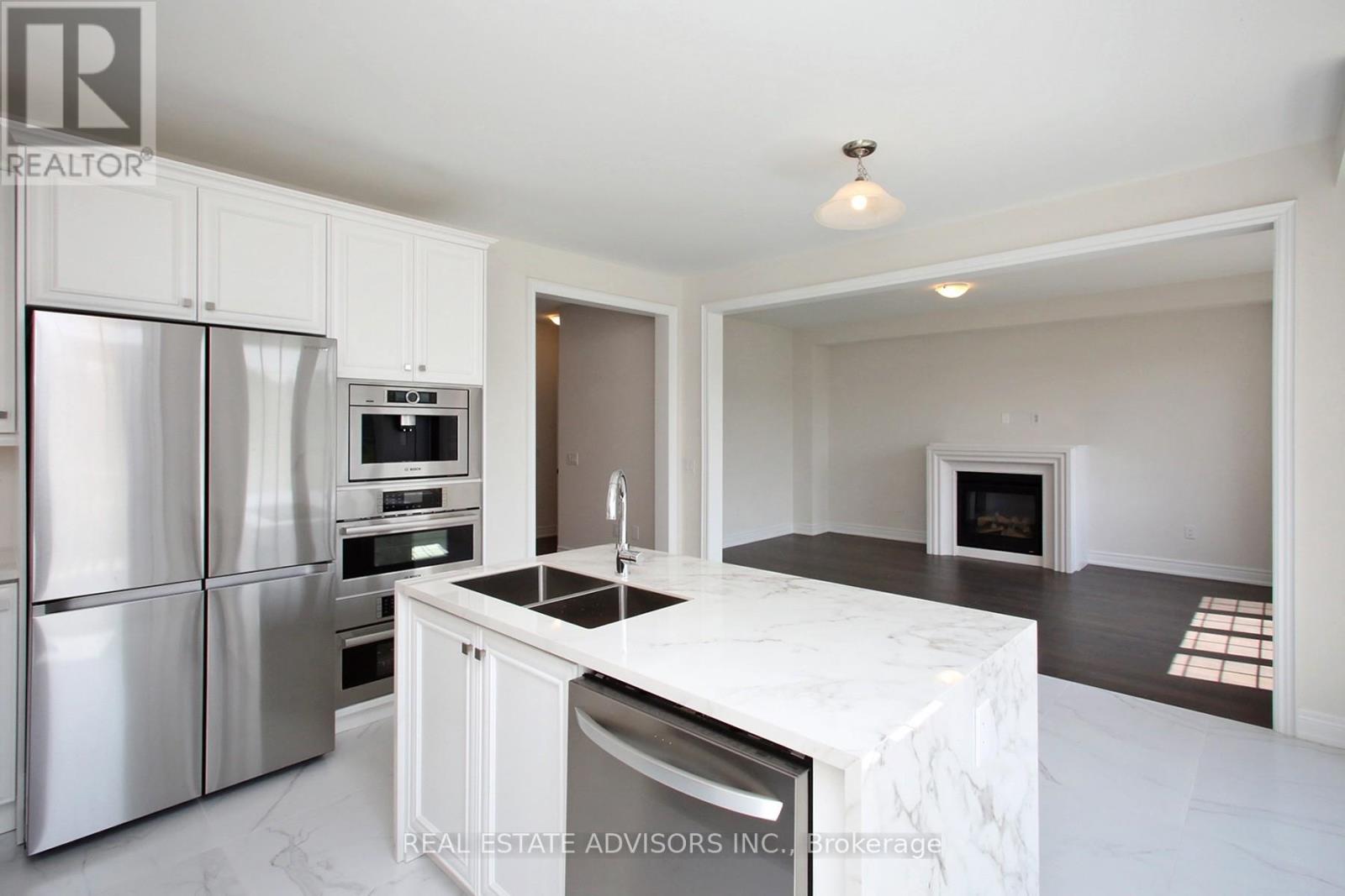 289 Ben Sinclair Avenue, East Gwillimbury, Ontario  L9N 0Z1 - Photo 8 - N12291396