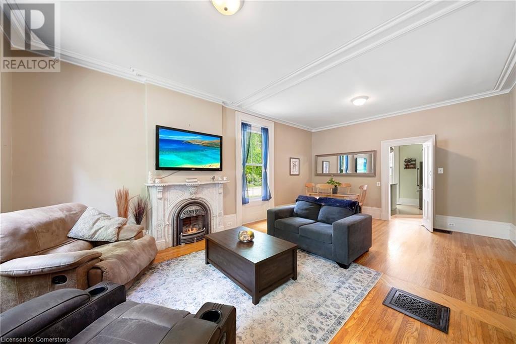 Property at 148 GRAHAM Street image 4