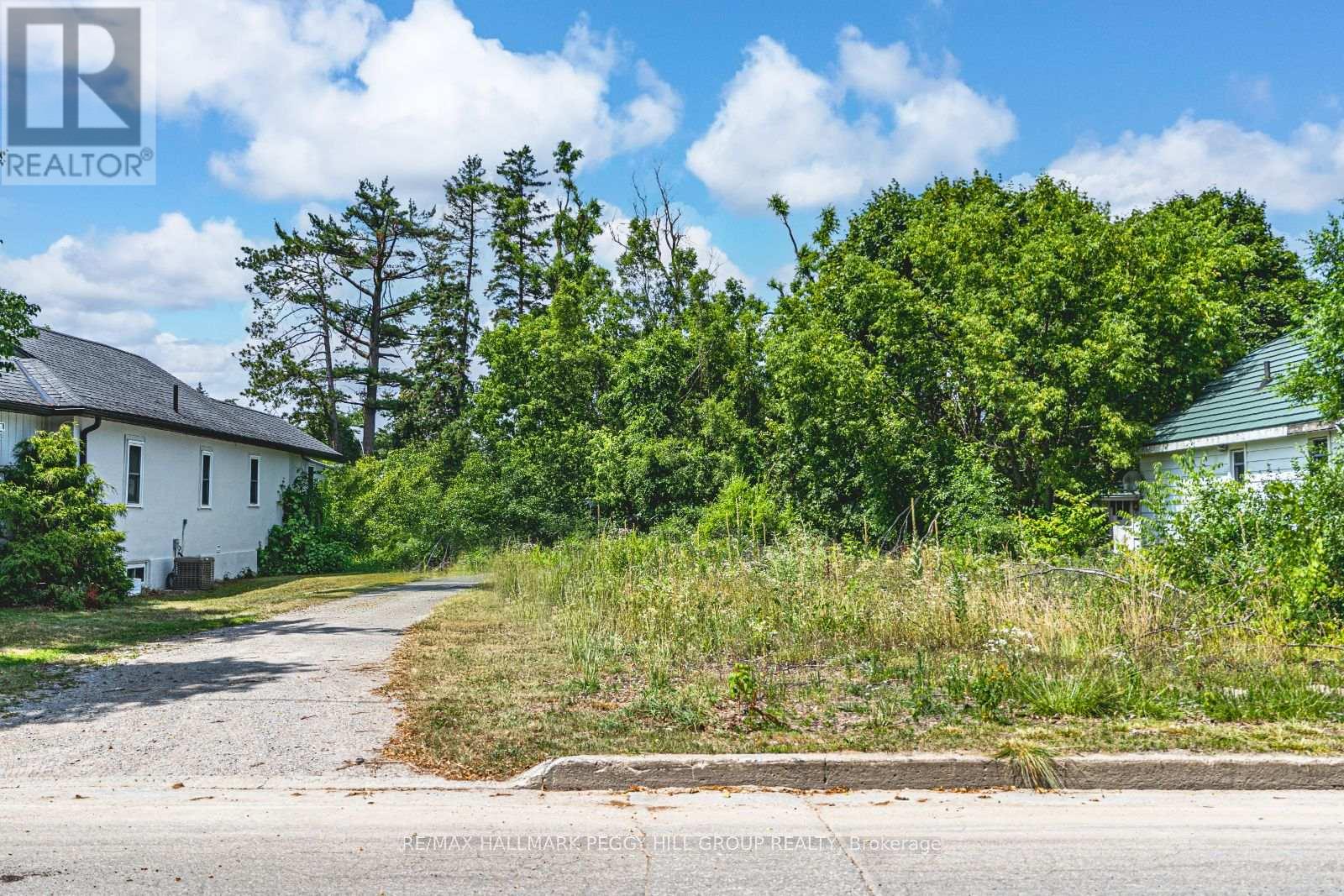 40 Perry Street, Barrie, Ontario  L4N 2G3 - Photo 3 - S12291383