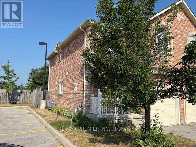 25 Southwoods Crescent, Barrie, Ontario  L4N 9P8 - Photo 3 - S12291433
