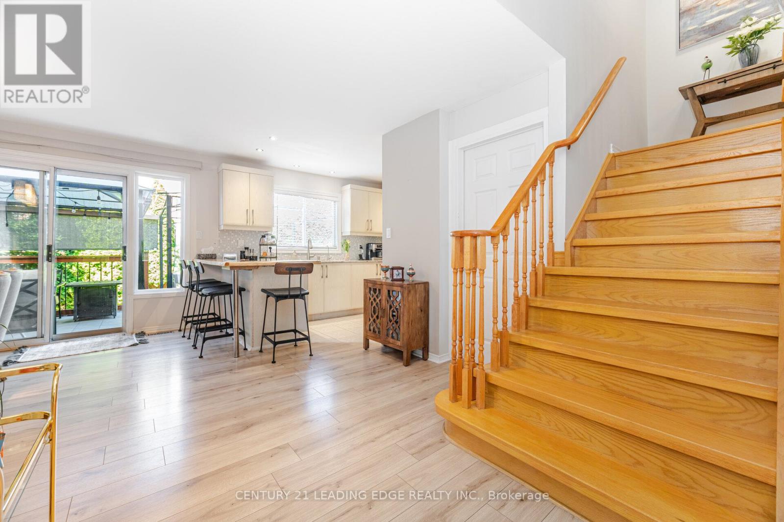 344 Marble Place, Newmarket (Woodland Hill), Ontario  L3X 2R7 - Photo 15 - N12290958