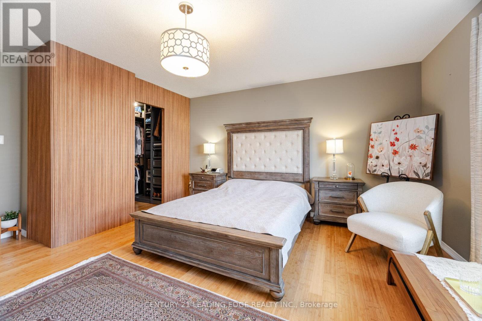 344 Marble Place, Newmarket (Woodland Hill), Ontario  L3X 2R7 - Photo 17 - N12290958