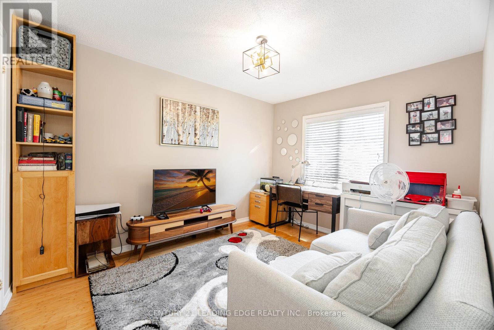 344 Marble Place, Newmarket (Woodland Hill), Ontario  L3X 2R7 - Photo 23 - N12290958