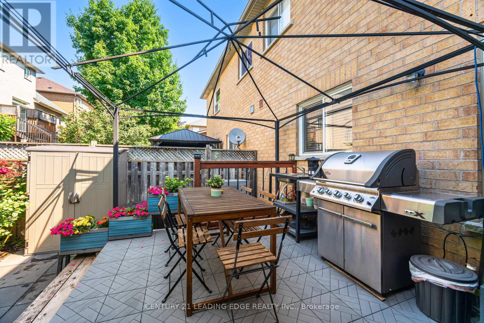 344 Marble Place, Newmarket (Woodland Hill), Ontario  L3X 2R7 - Photo 32 - N12290958