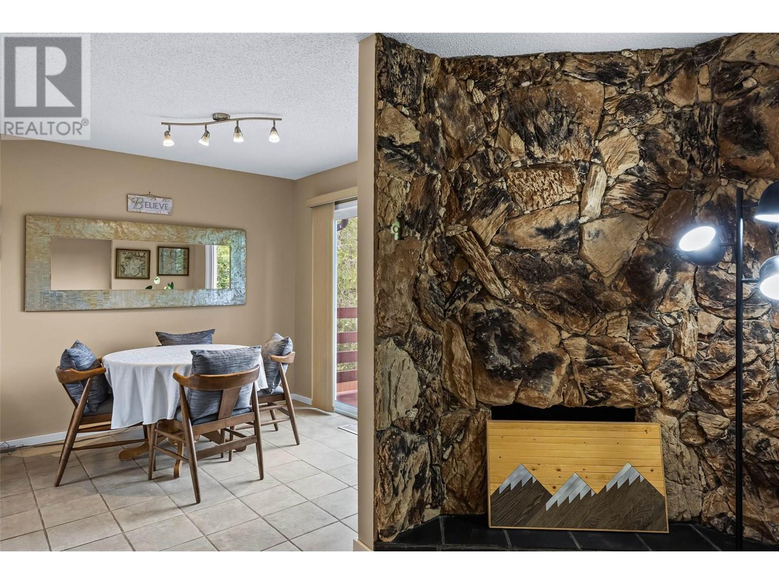 Property at 804 Glenesk Place image 5