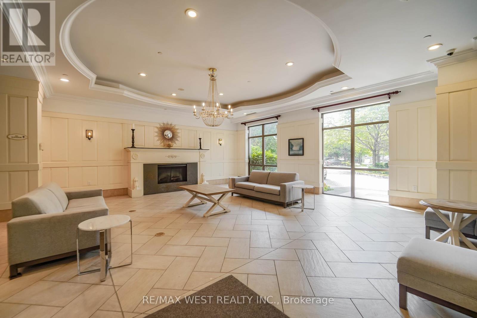 Property at 223 - 700 HUMBERWOOD BOULEVARD image 2