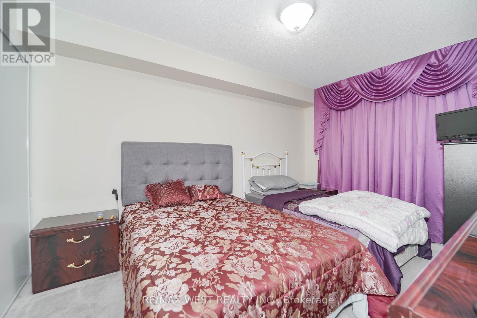 Property at 223 - 700 HUMBERWOOD BOULEVARD image 4
