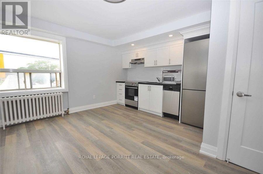 5 - 3465 Lake Shore Boulevard W, Toronto, Ontario M8W 1N2 - Photo 2 - W12291404