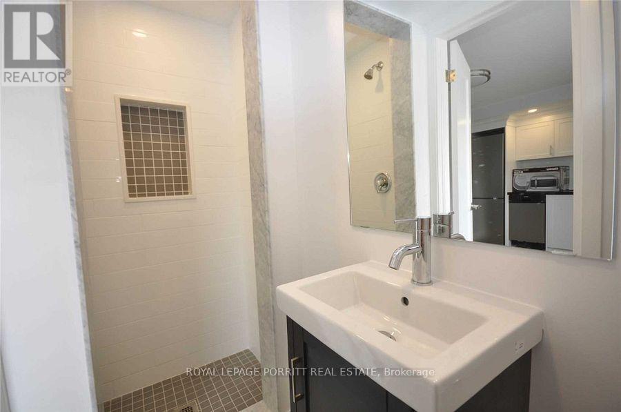 5 - 3465 Lake Shore Boulevard W, Toronto, Ontario M8W 1N2 - Photo 6 - W12291404