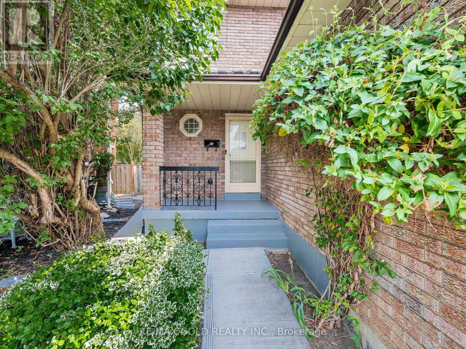 Property at 33 ST. EMILION WAY image 2