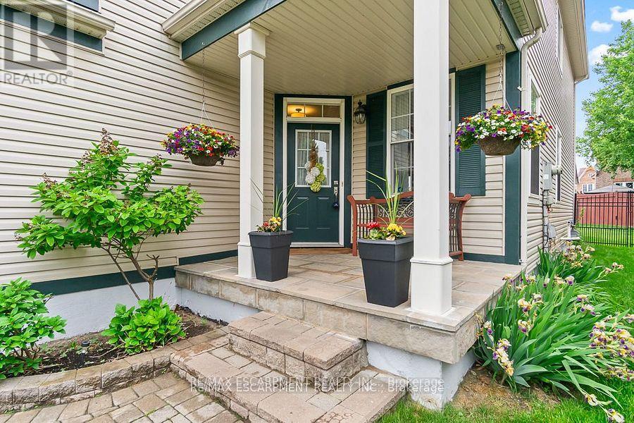 Property at 7107 APPLETREE LANE image 3