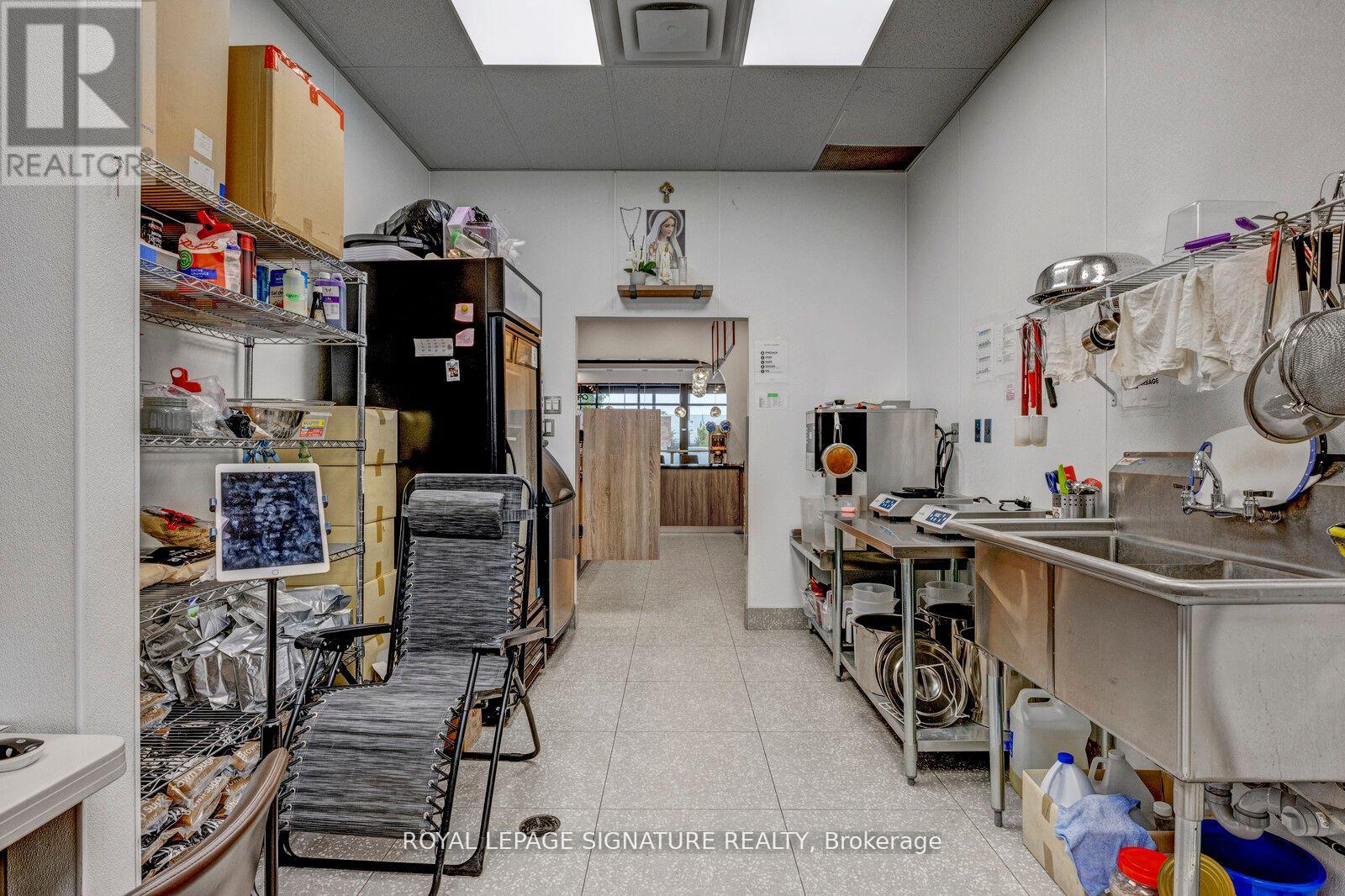 7 - 300 Fourth Avenue, St. Catharines (Ridley), Ontario  L2R 6P9 - Photo 14 - X12291398