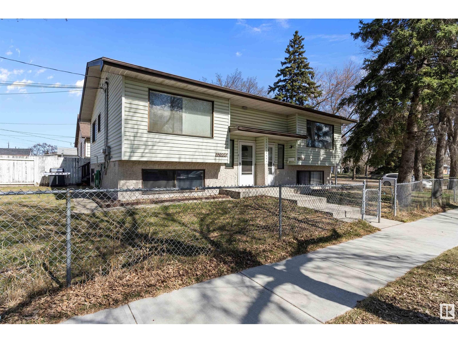 12004 & 12006 128 Av Nw, Edmonton, Alberta  T5E 6J5 - Photo 31 - E4448293