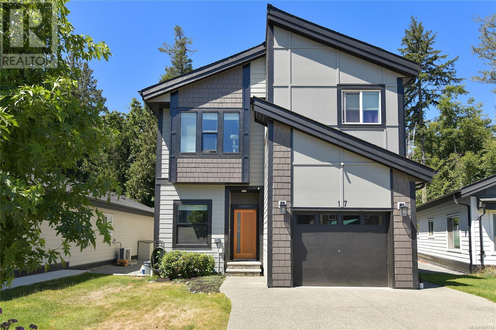 Property at 17 Saanich Ridge Dr image 1