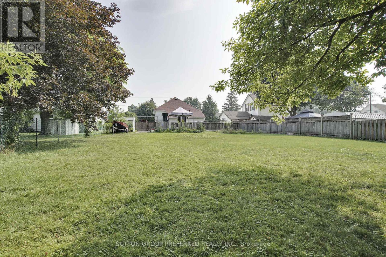 254 King Street, Southwest Middlesex, Ontario  N0L 1J0 - Photo 24 - X12291659