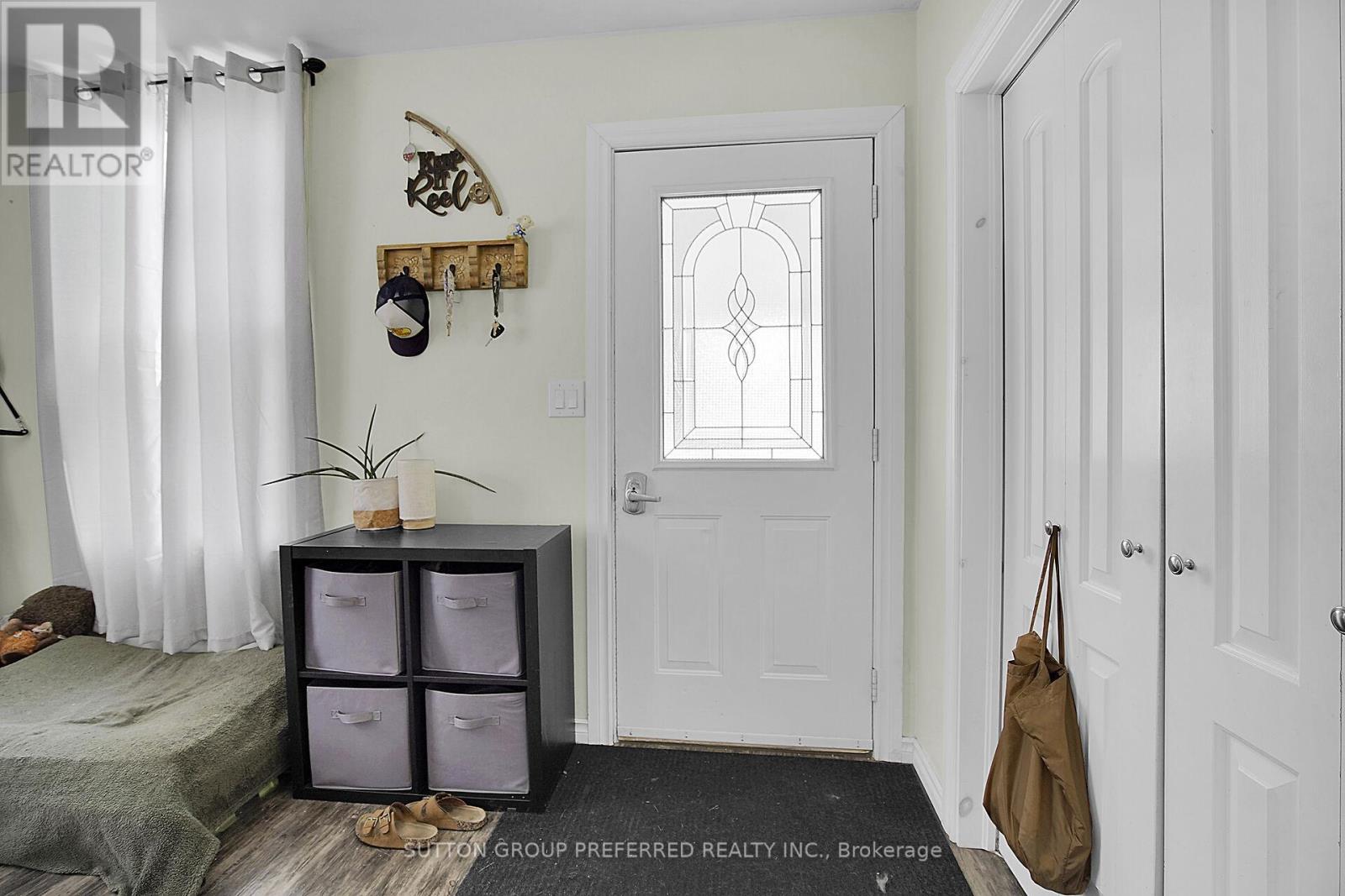 254 King Street, Southwest Middlesex, Ontario  N0L 1J0 - Photo 5 - X12291659