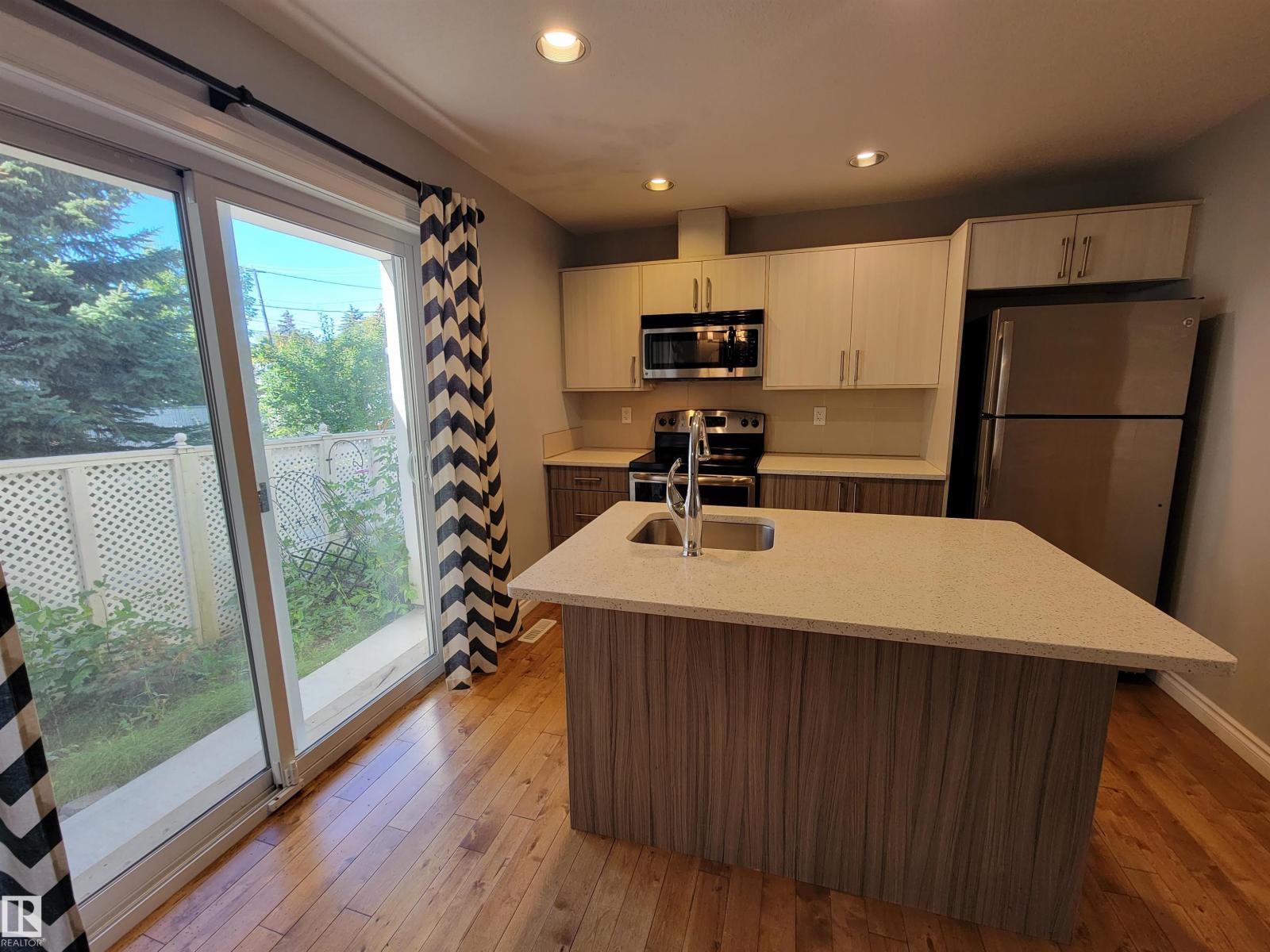 #1-4 8514 83 Av Nw, Edmonton, Alberta  T6C 1B1 - Photo 6 - E4448302