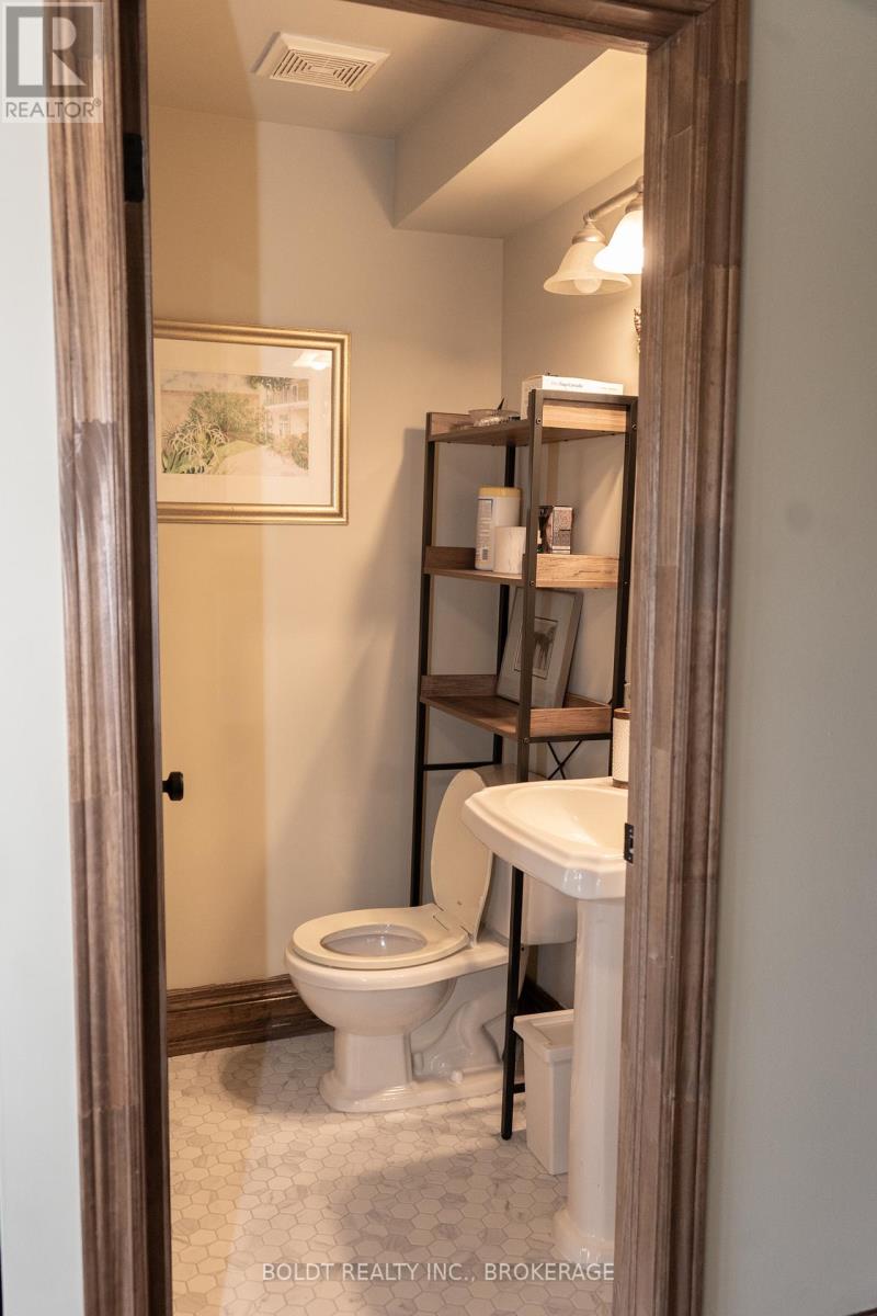 2440 Decew Road, Thorold, Ontario  L0S 1E6 - Photo 24 - X12291689