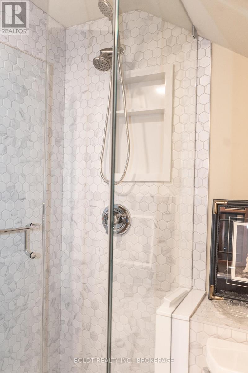 2440 Decew Road, Thorold, Ontario  L0S 1E6 - Photo 33 - X12291689