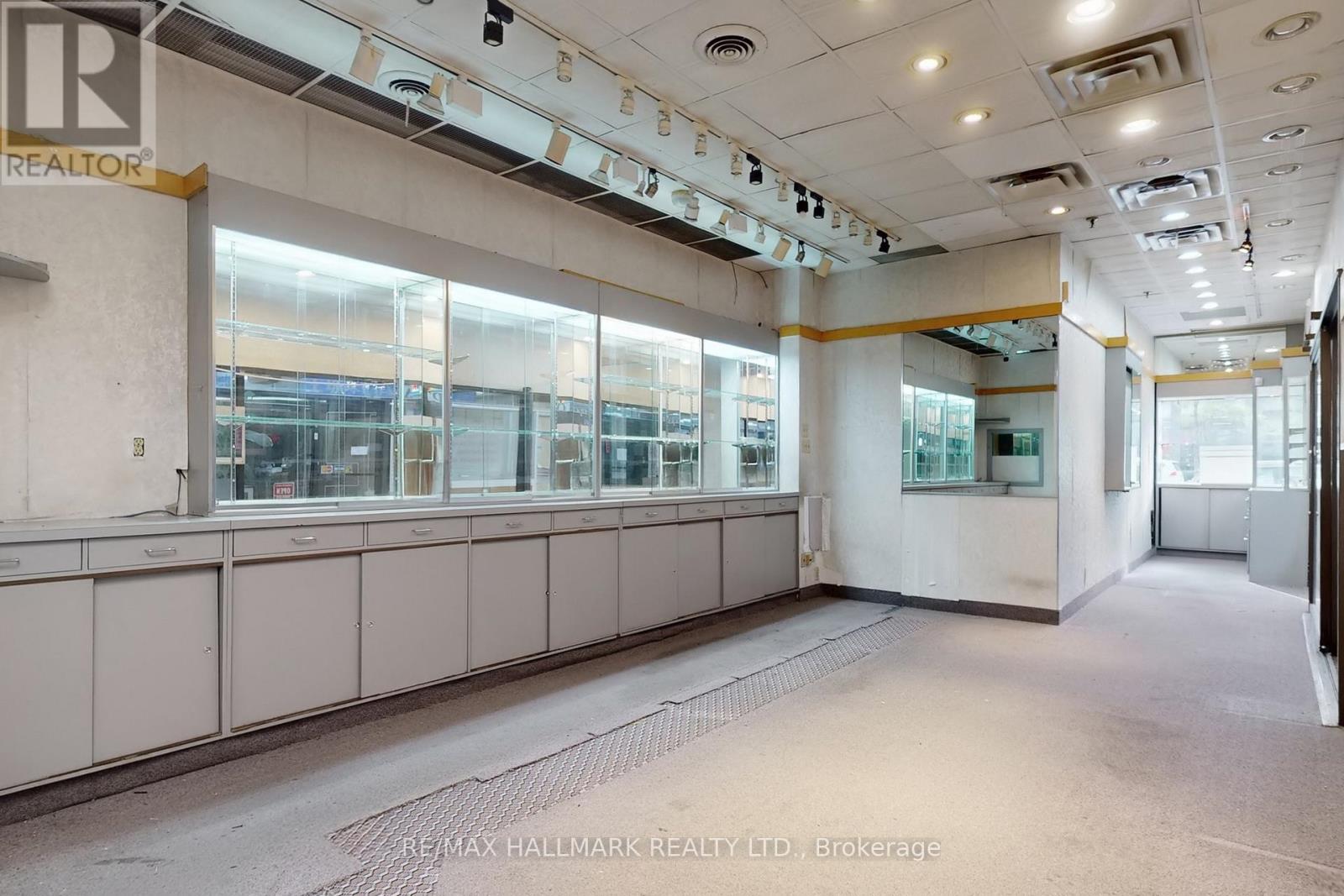 2 & 4(1 Combined Unit) - 301 Spadina Avenue, Toronto, Ontario  M5T 2E6 - Photo 14 - C12291541