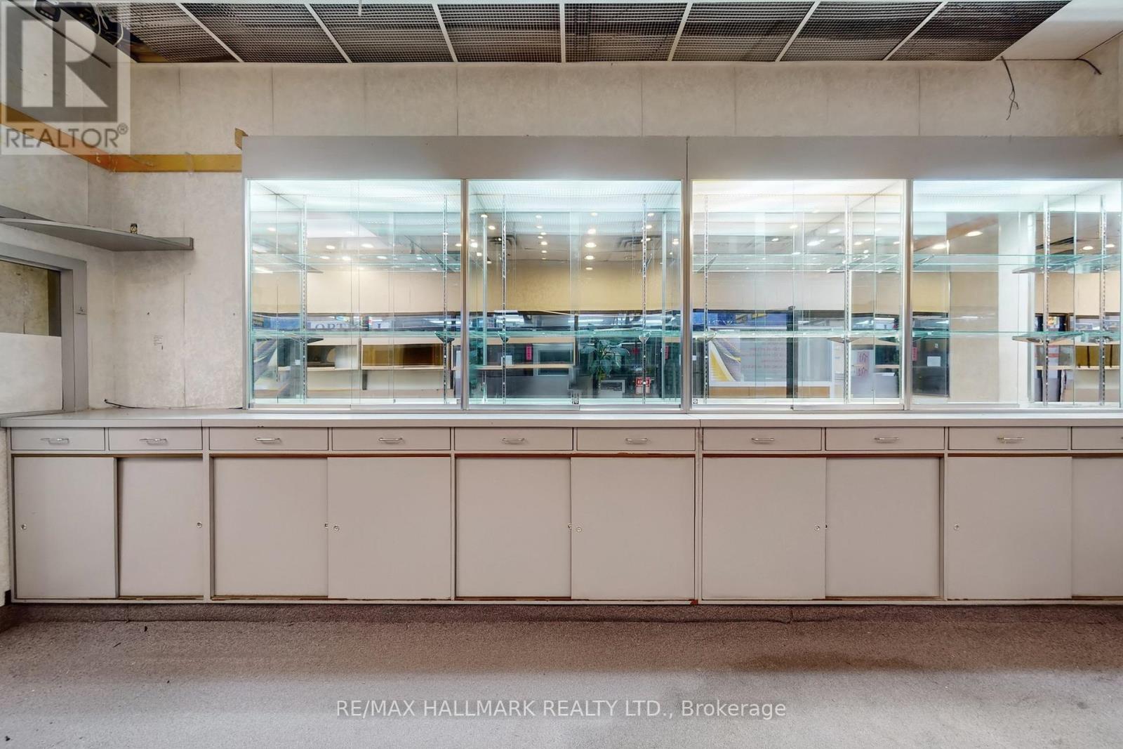 2 & 4(1 Combined Unit) - 301 Spadina Avenue, Toronto, Ontario  M5T 2E6 - Photo 19 - C12291541