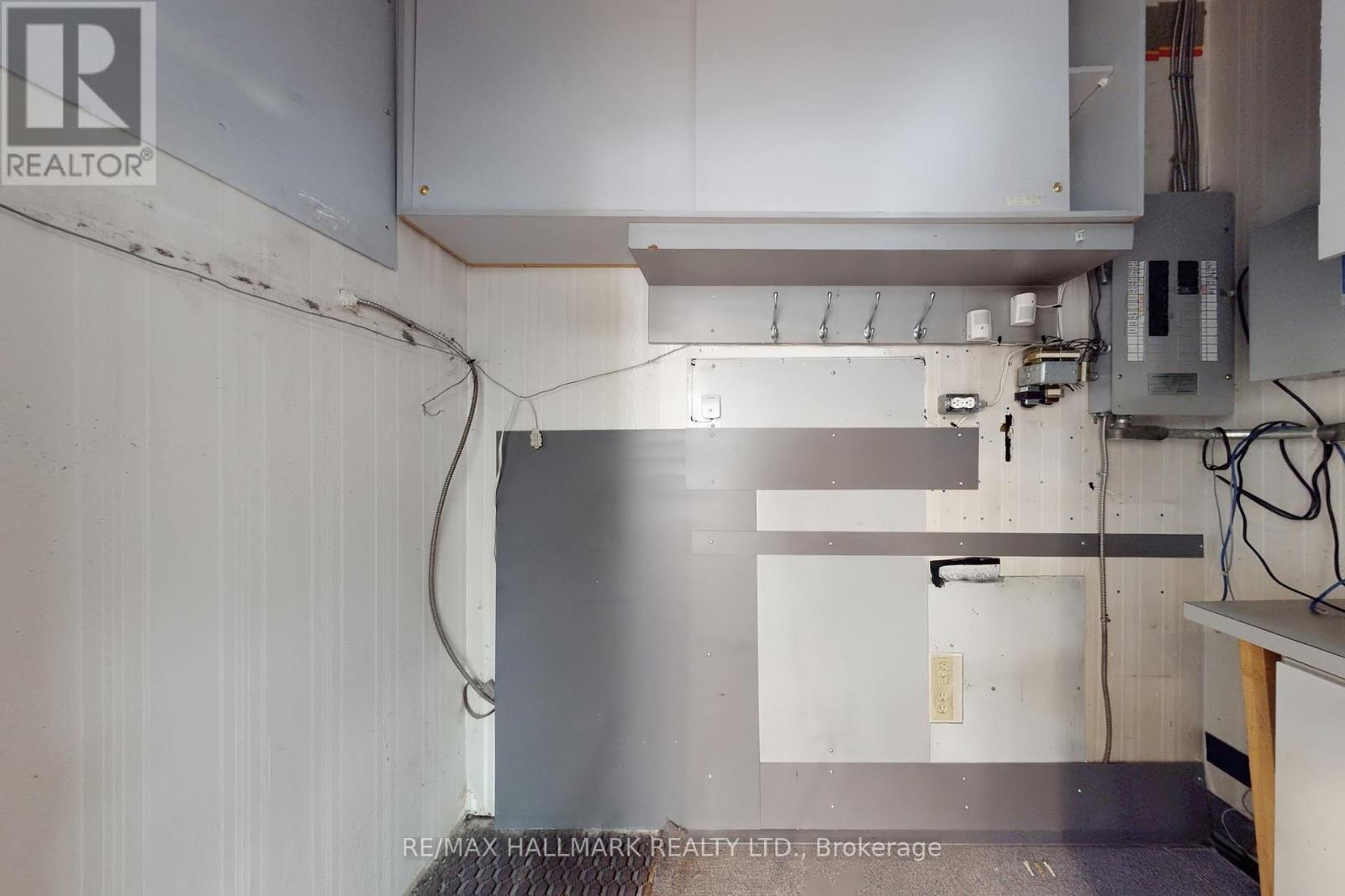 2 & 4(1 Combined Unit) - 301 Spadina Avenue, Toronto, Ontario  M5T 2E6 - Photo 24 - C12291541