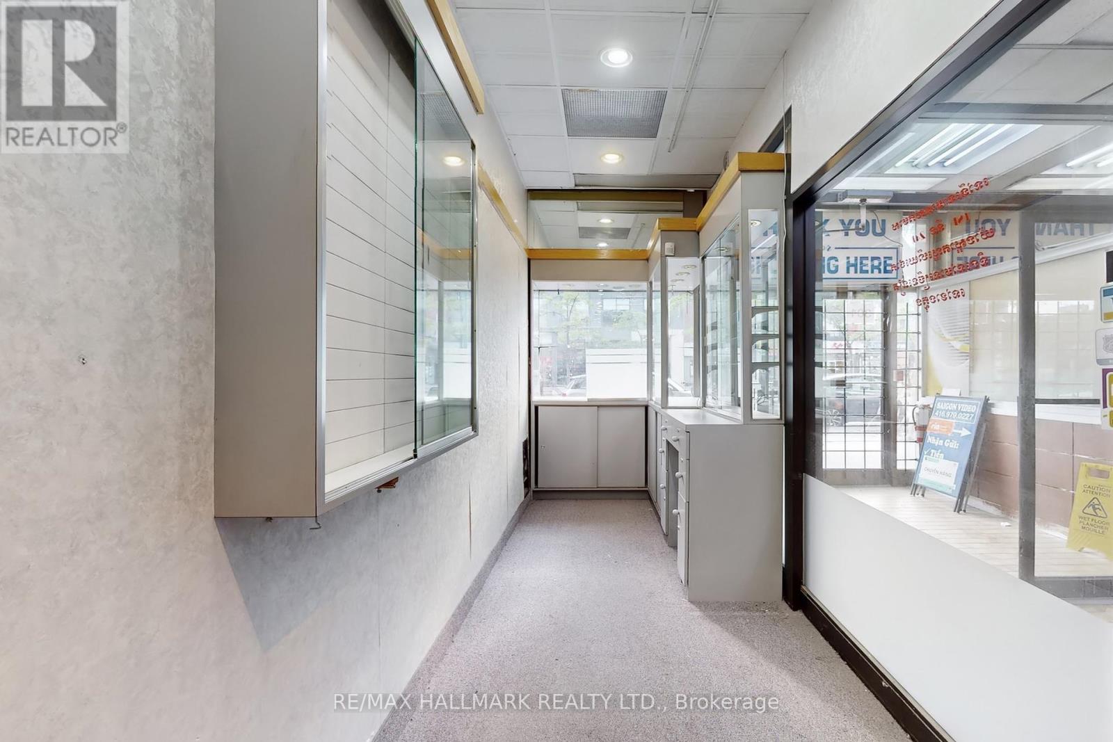 2 & 4(1 Combined Unit) - 301 Spadina Avenue, Toronto, Ontario  M5T 2E6 - Photo 27 - C12291541