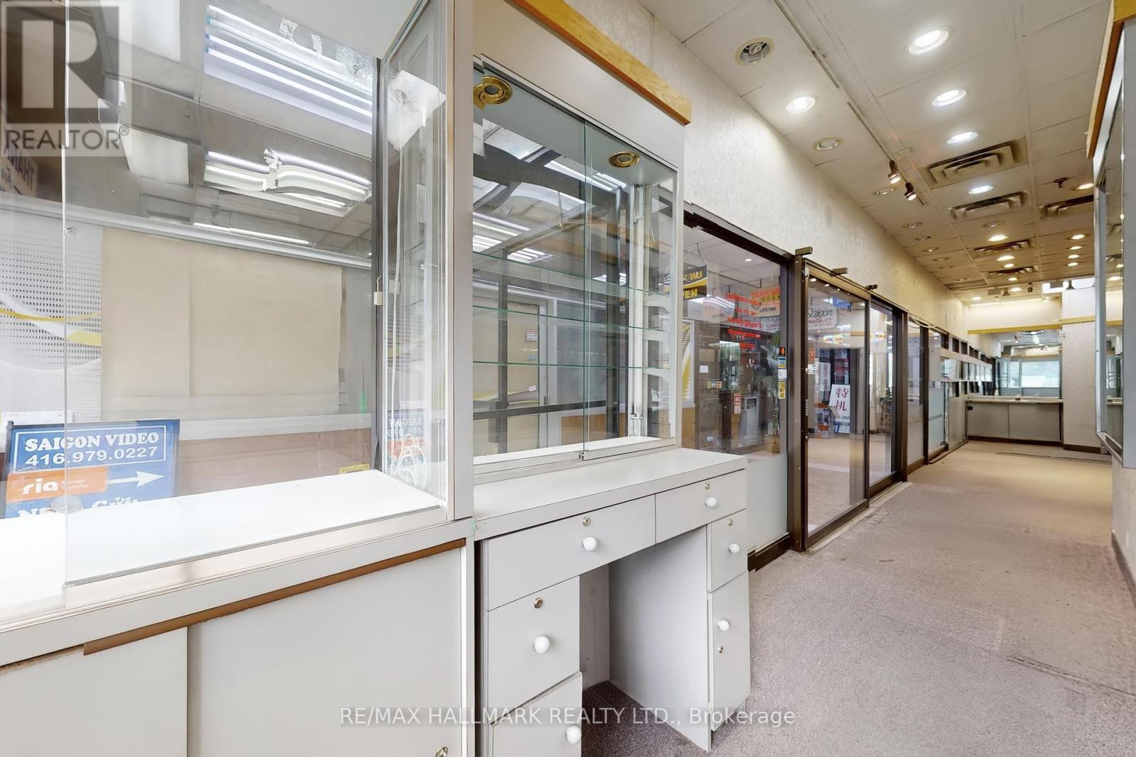 2 & 4(1 Combined Unit) - 301 Spadina Avenue, Toronto, Ontario  M5T 2E6 - Photo 28 - C12291541