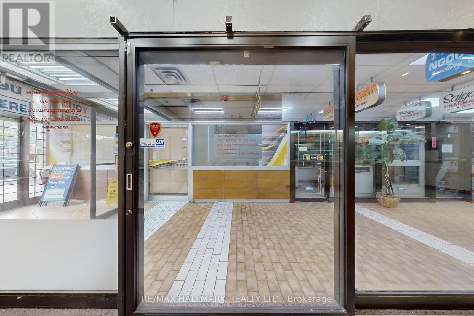 2 & 4(1 Combined Unit) - 301 Spadina Avenue, Toronto, Ontario  M5T 2E6 - Photo 31 - C12291541