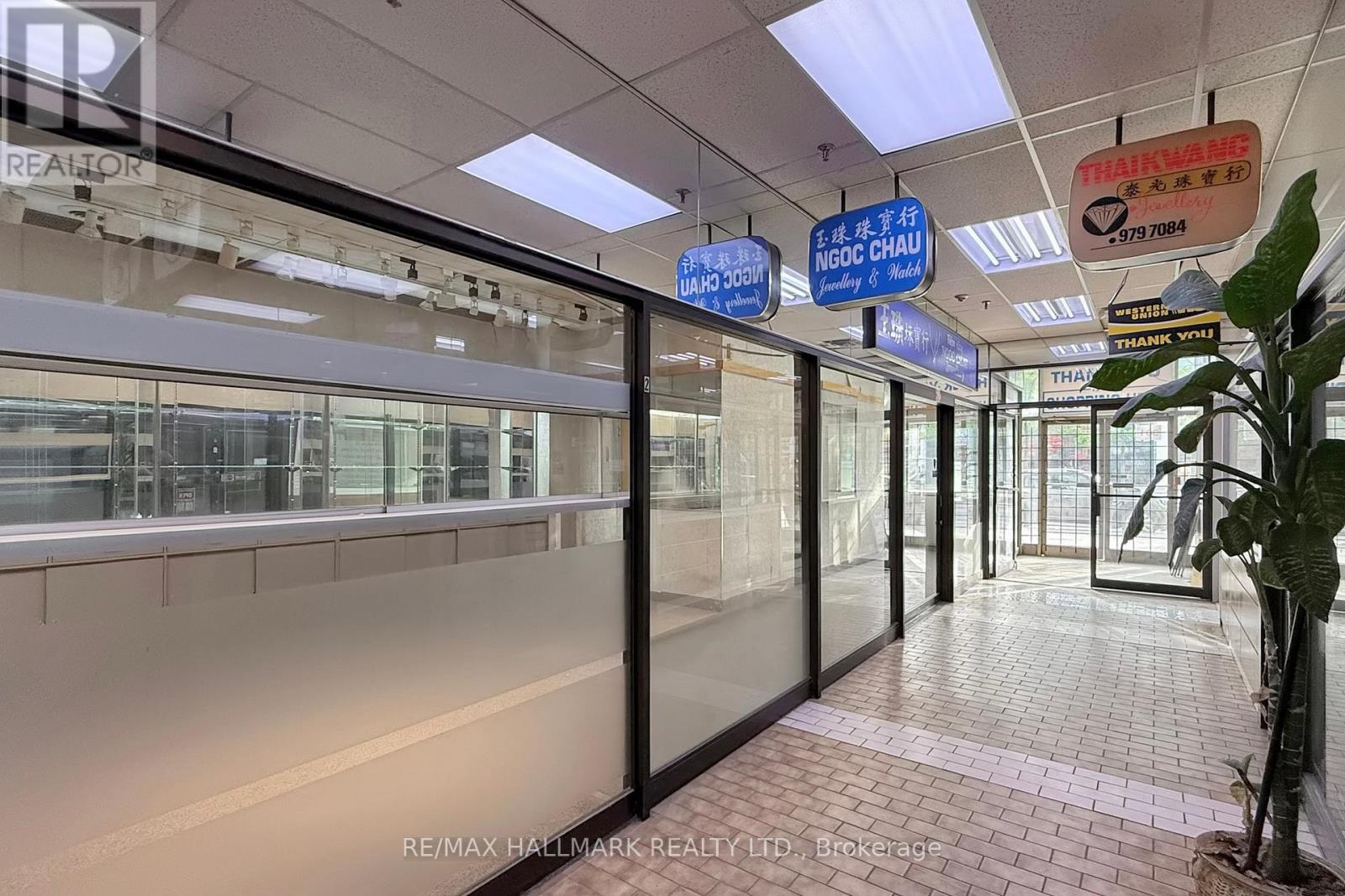 2 & 4(1 Combined Unit) - 301 Spadina Avenue, Toronto, Ontario  M5T 2E6 - Photo 7 - C12291541