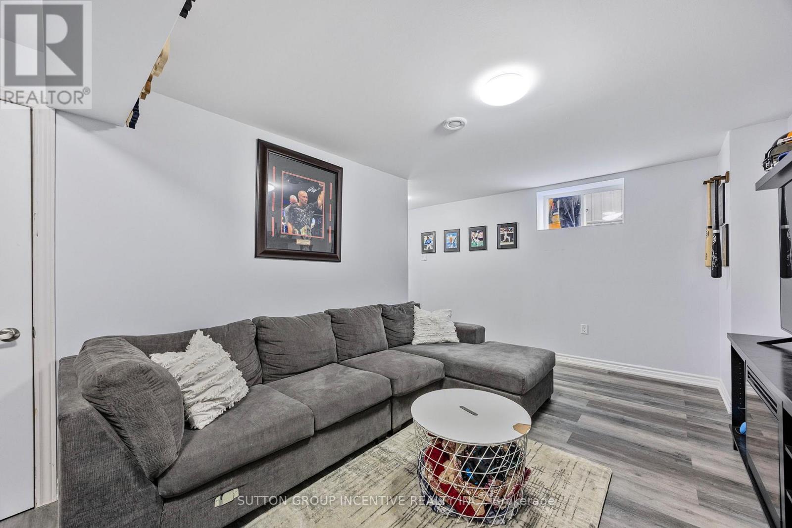 21 Beverly Street, Springwater, Ontario  L0L 1P0 - Photo 22 - S12231540