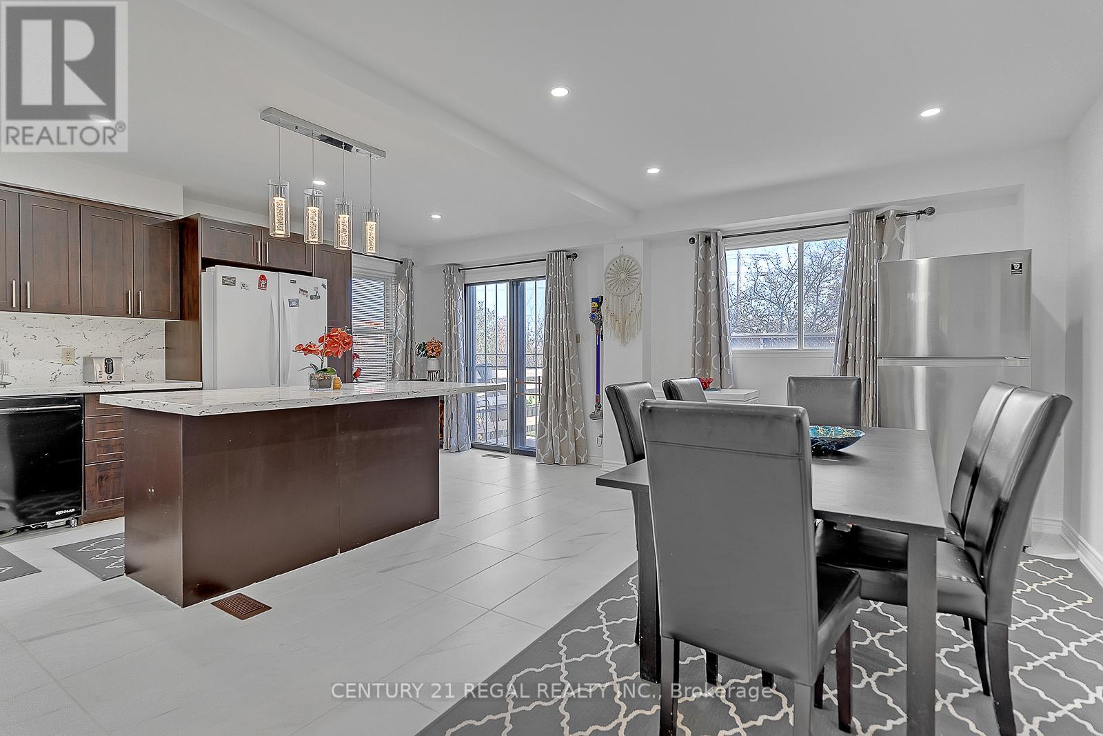 28 Upland Drive, Whitby (Blue Grass Meadows), Ontario  L1N 8H8 - Photo 14 - E12291538