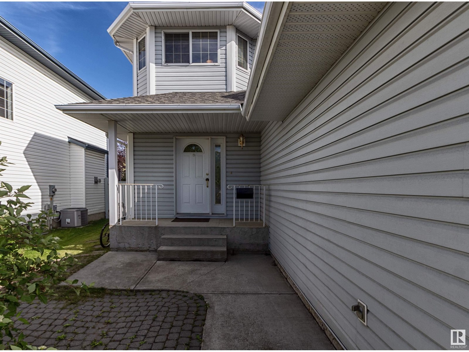 Property at 41 HAMPTON CR image 2