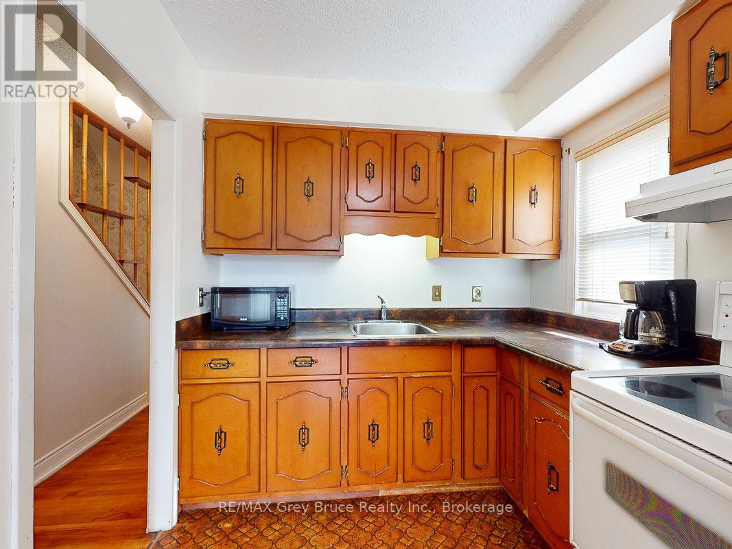 789 6th 'a' Street E, Owen Sound, Ontario N4K 1G6 - Photo 7 - X12291772