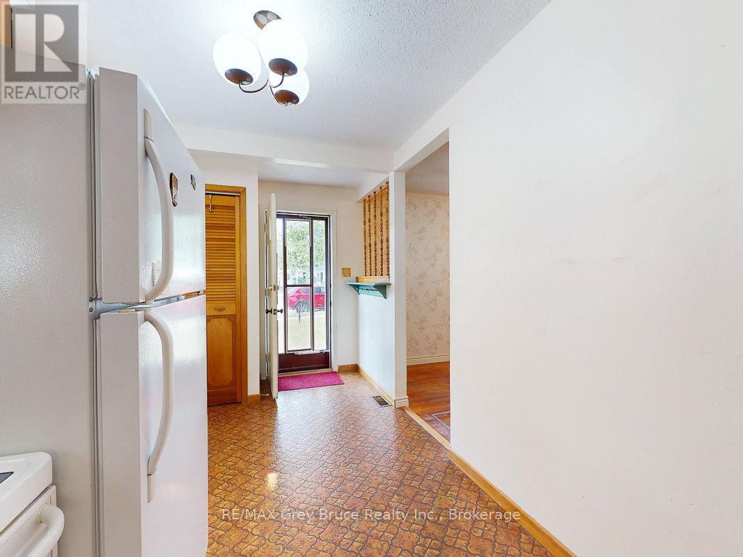 789 6th 'a' Street E, Owen Sound, Ontario N4K 1G6 - Photo 8 - X12291772