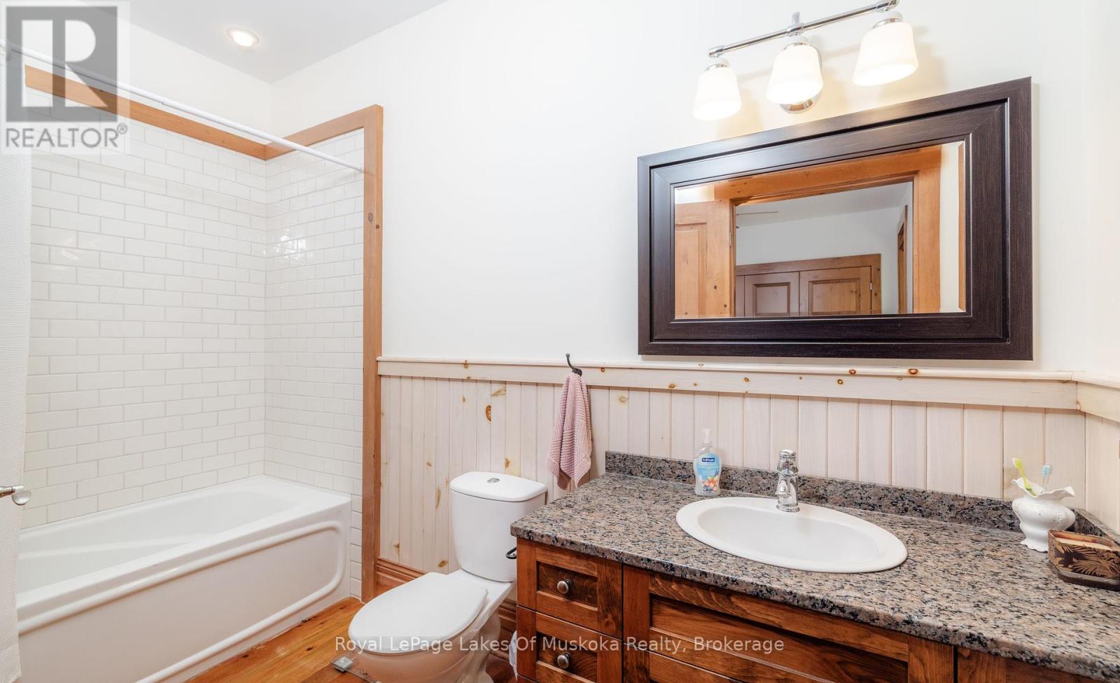42 Menominee Lake Road, Huntsville, Ontario  P1H 2J3 - Photo 24 - X12291778