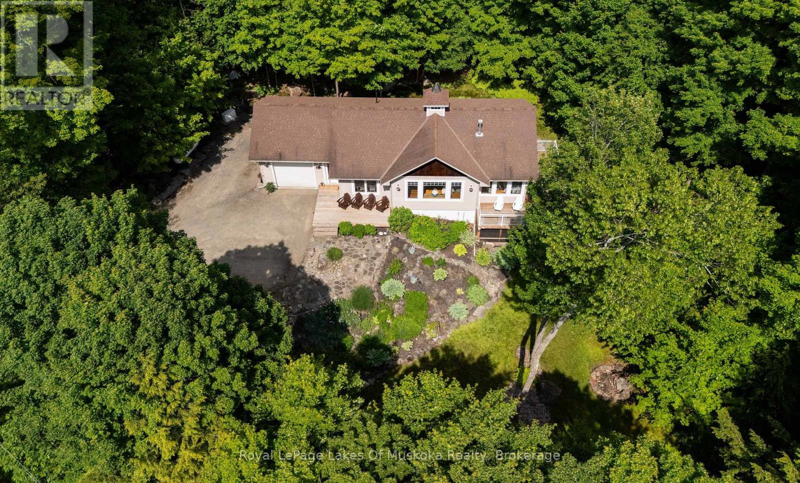 42 Menominee Lake Road, Huntsville, Ontario  P1H 2J3 - Photo 8 - X12291778
