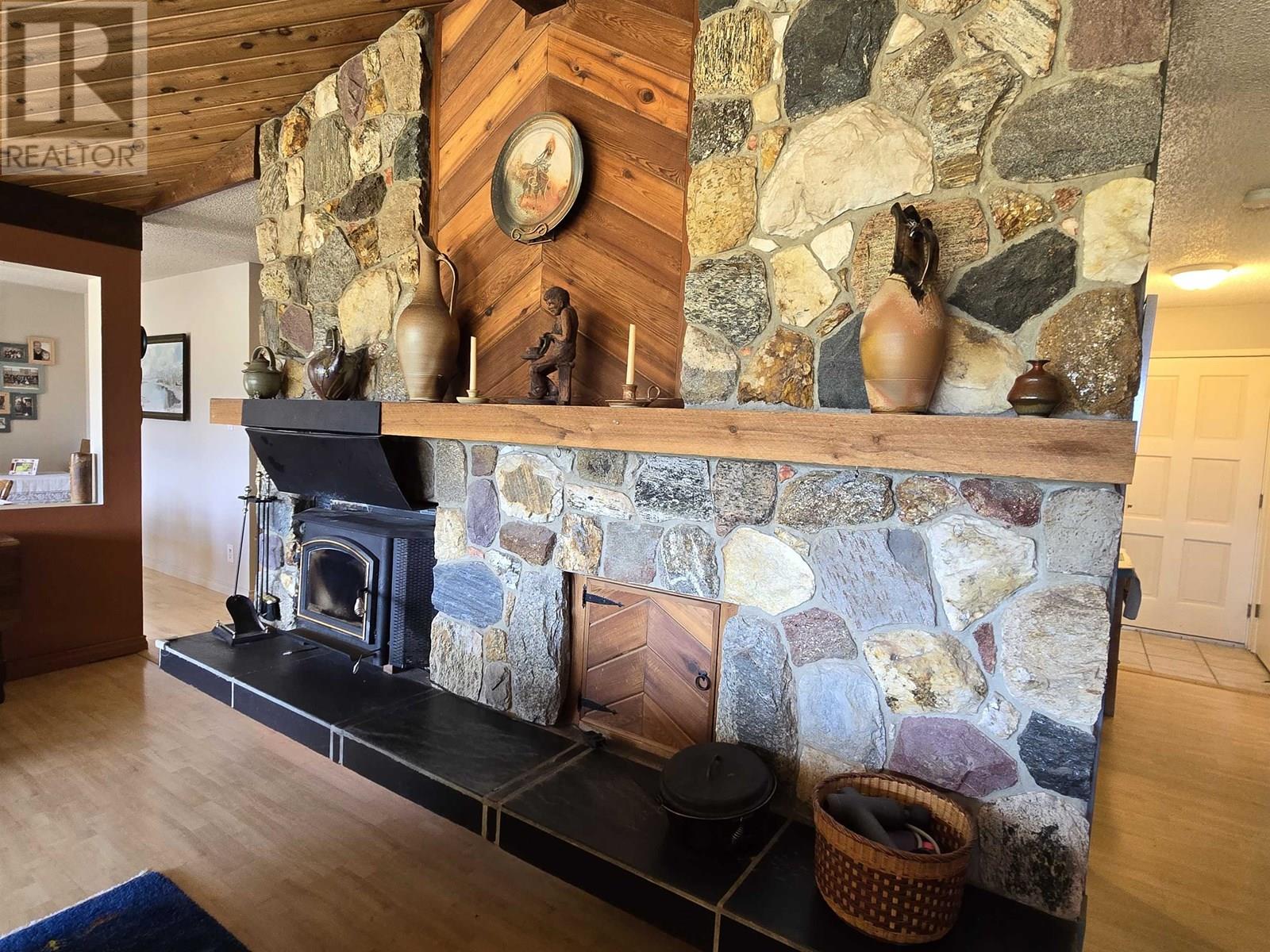 200 Whiskeyfill Road, Valemount, British Columbia  V0E 2Z0 - Photo 10 - R3028119