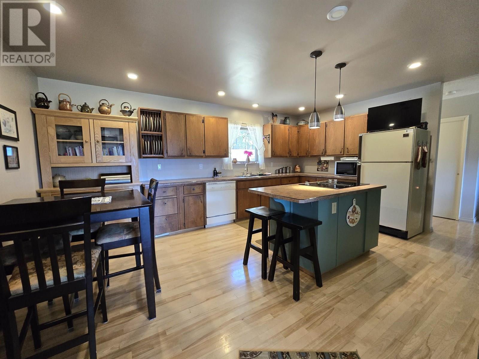 200 Whiskeyfill Road, Valemount, British Columbia  V0E 2Z0 - Photo 14 - R3028119