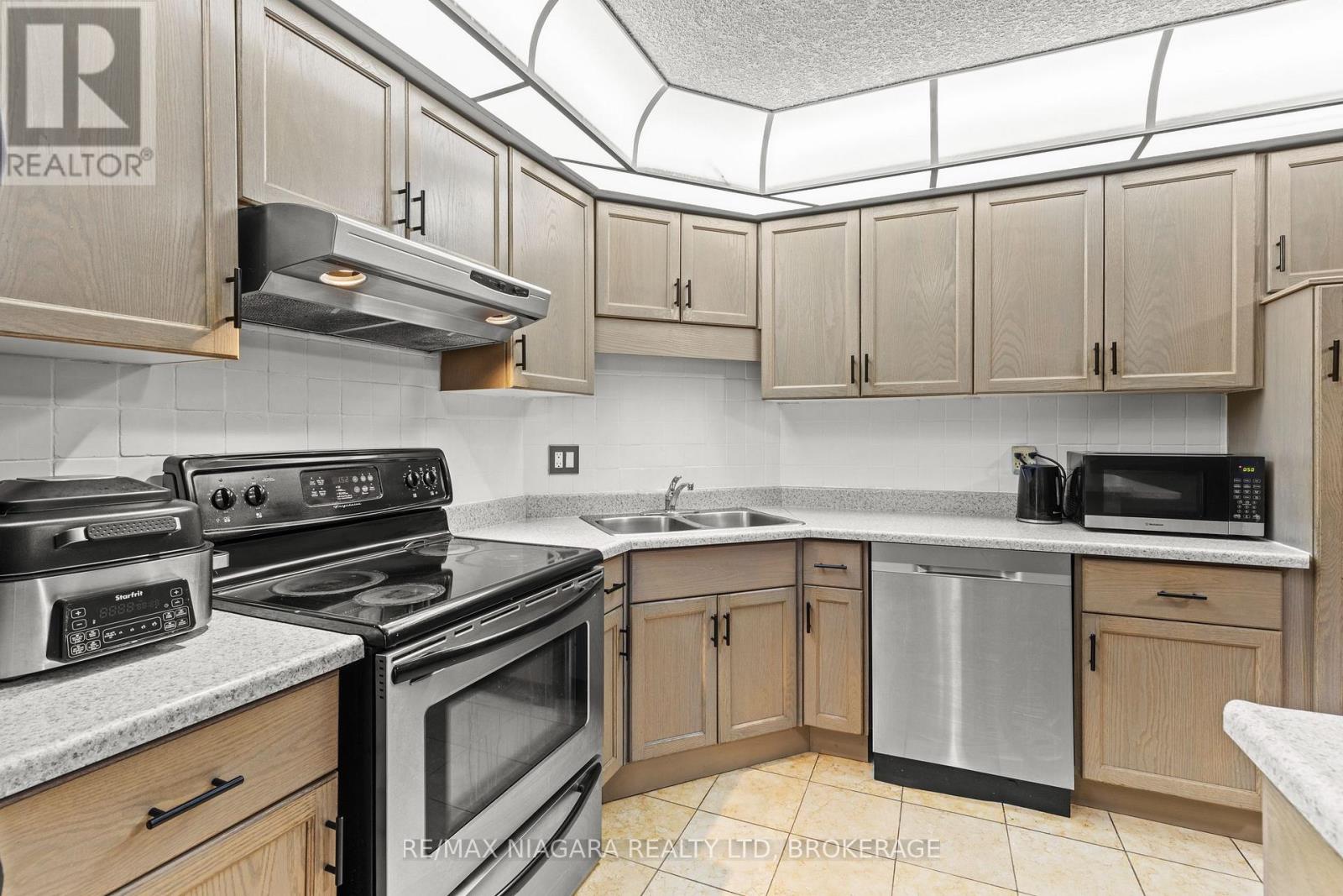 13 - 34 Dynasty Avenue, Hamilton, Ontario  L8G 5C7 - Photo 10 - X12291748