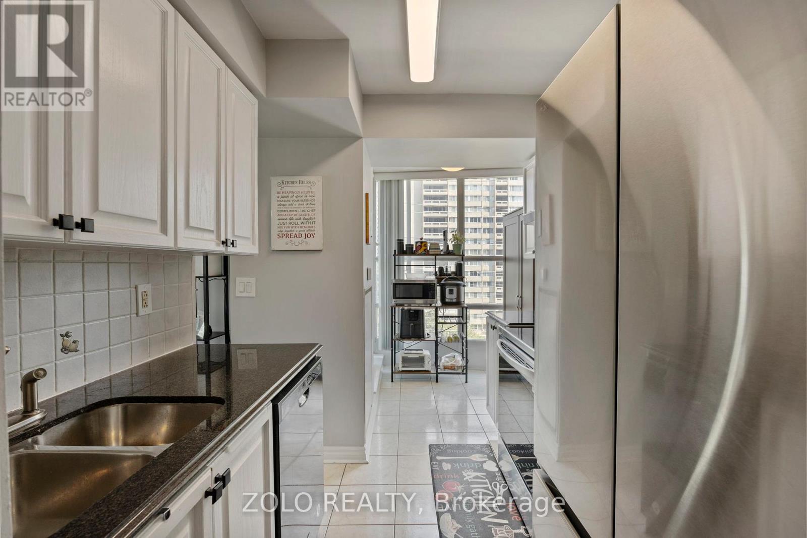611 - 1 Elm Drive W, Mississauga, Ontario  L5B 4M1 - Photo 10 - W12291581