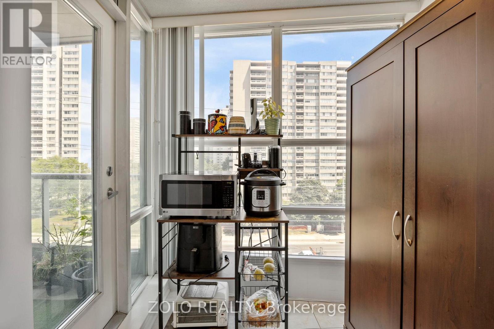 611 - 1 Elm Drive W, Mississauga, Ontario  L5B 4M1 - Photo 14 - W12291581