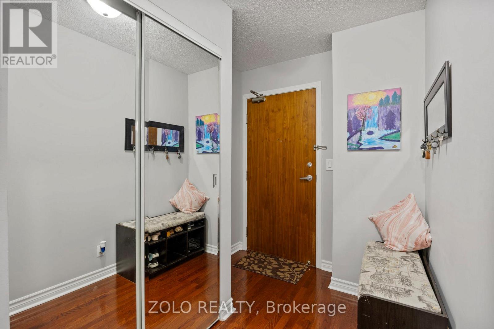 611 - 1 Elm Drive W, Mississauga, Ontario  L5B 4M1 - Photo 3 - W12291581